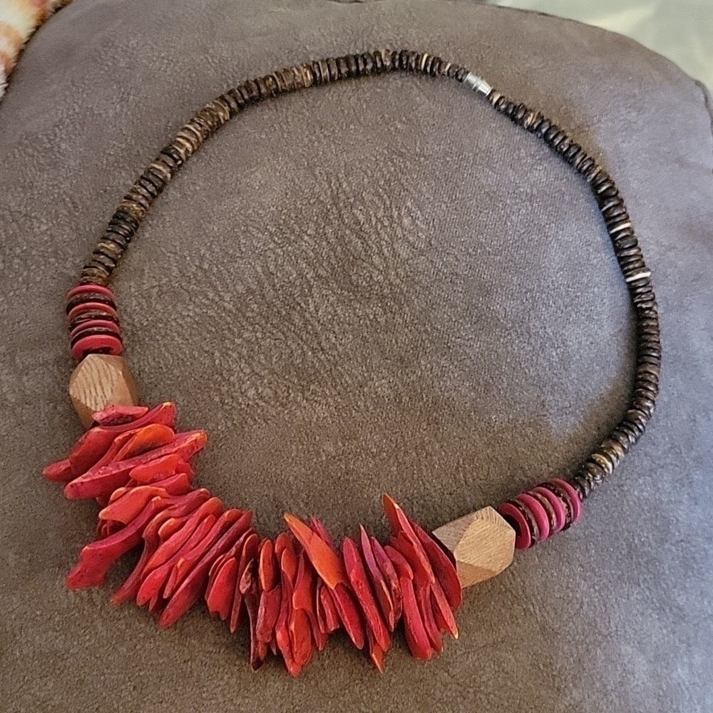 Vtg Horn Wood Beaded Tribal Warrior Avant Garde Festival Unisex Necklace - Picture 2 of 9